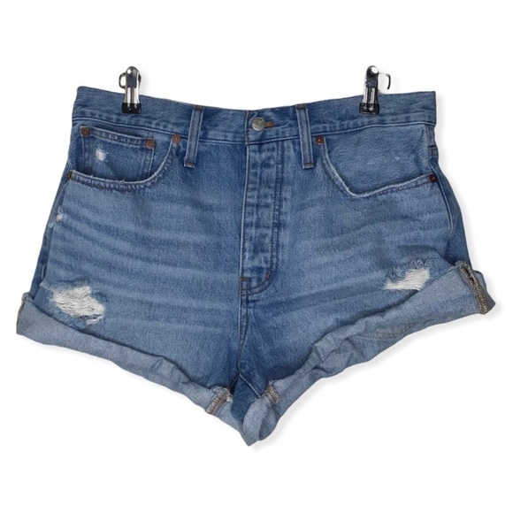 Madewell Curvy Relaxed Denim Shorts in Homecrest Wash: Ripped Edition - Picture 1 of 12